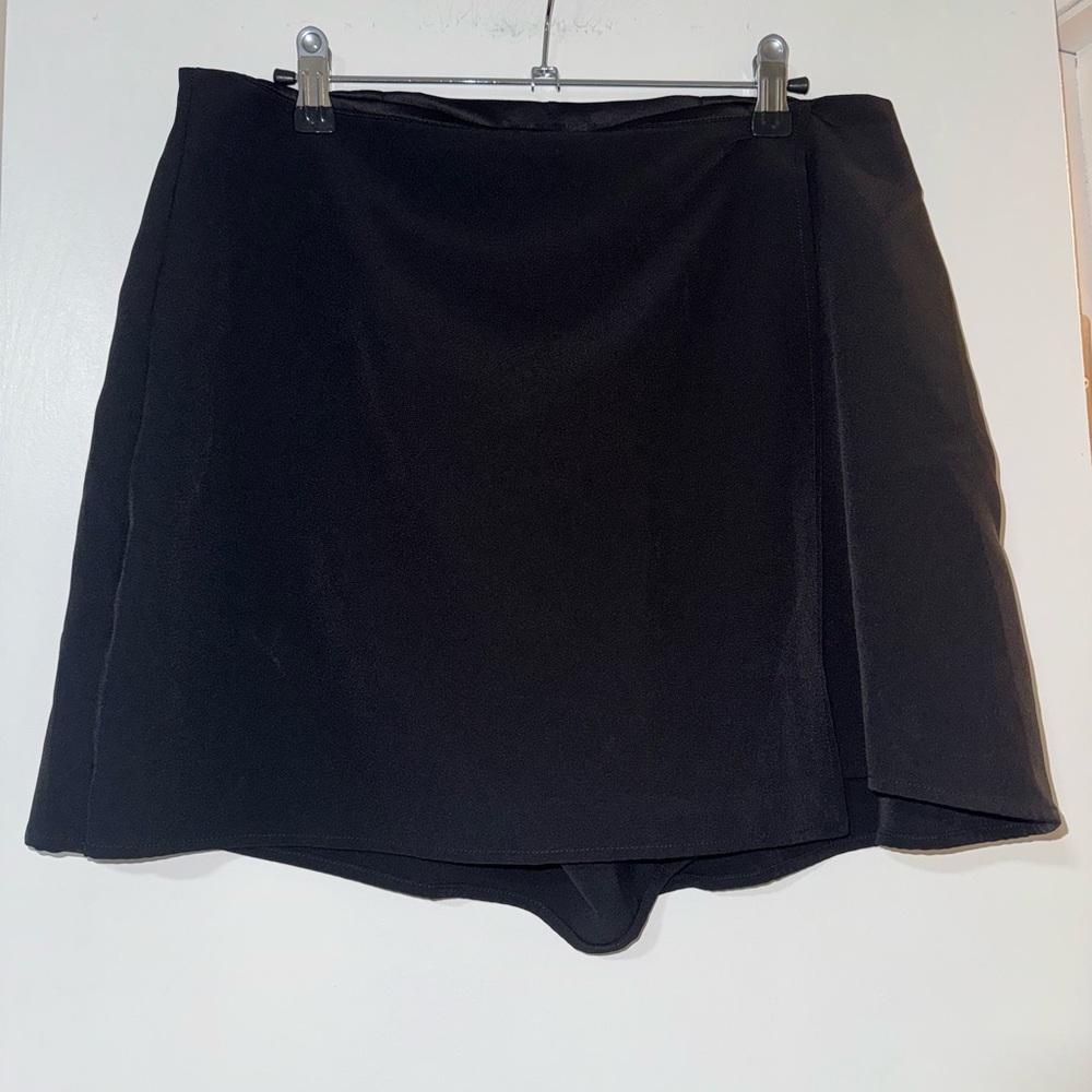 Express Black Women's Skort